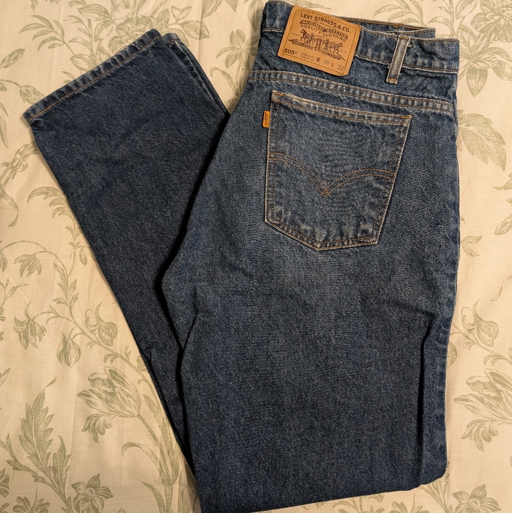 Levi's Men's 505 Relaxed Fit Straight Leg Jeans